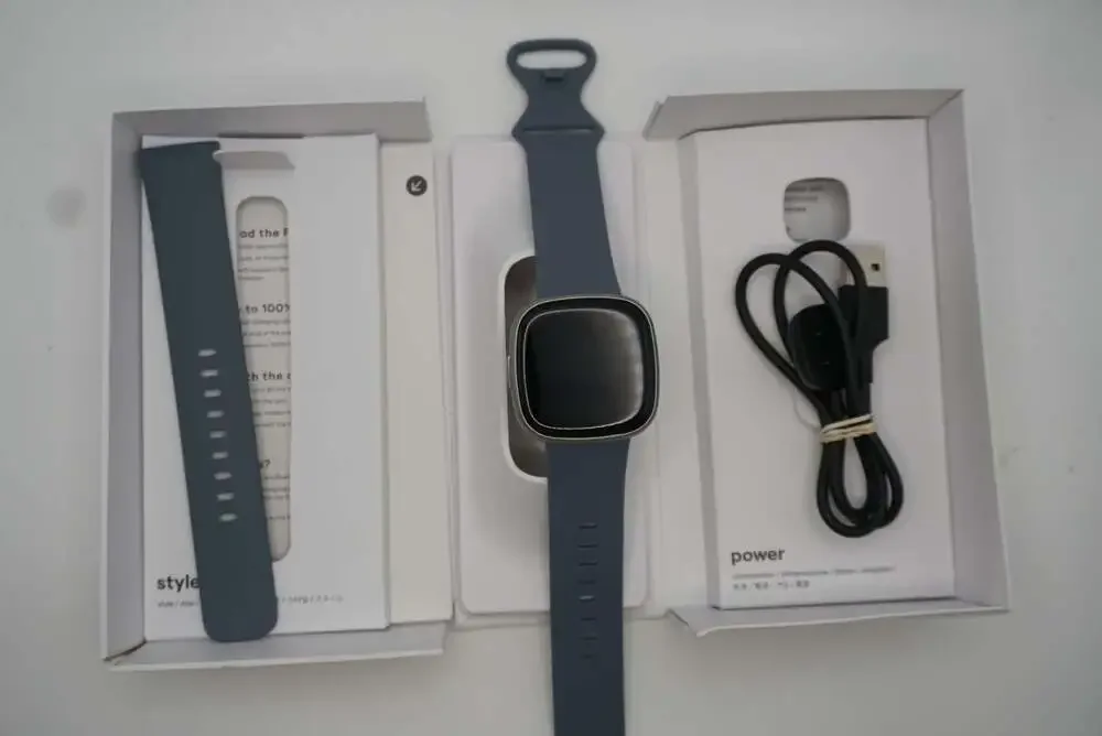 Fitbit Versa 4 Fitness Smartwatch